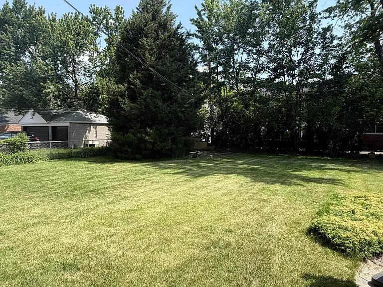 734 Harcourt Rd — Photo 26
