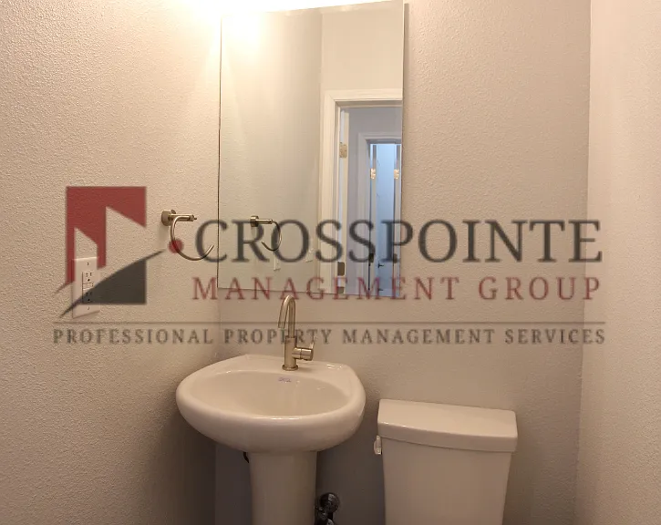 1927 Lindbergh Dr #301 — Photo 32