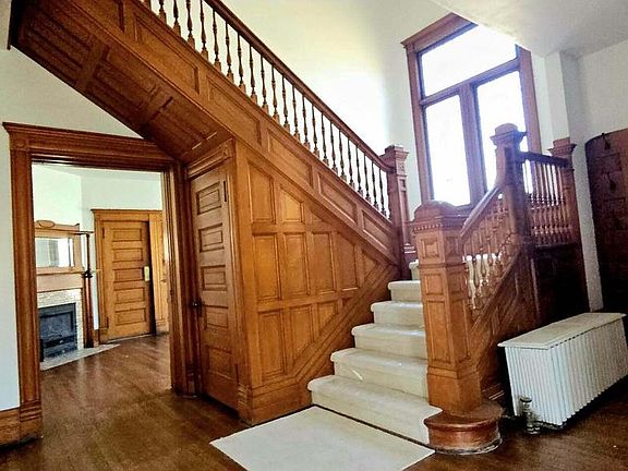 2nd image of 1720 College AVENUE