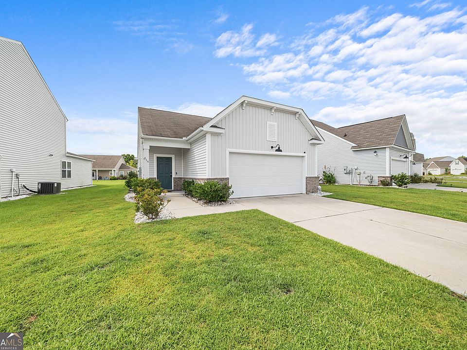 1st image of 215 Crabapple Cir
