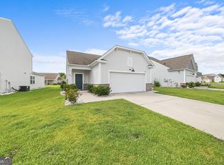 215 Crabapple Cir, Port Wentworth, GA 31407