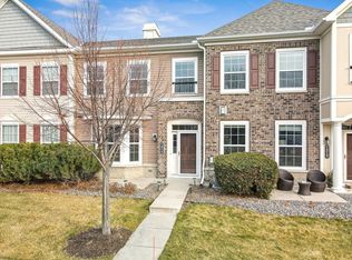 7214 Kimberly Ln N #202, Maple Grove, MN 55311