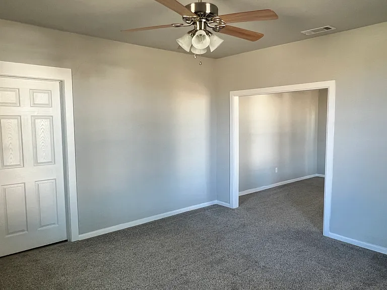 309 S Dallas St — Photo 4
