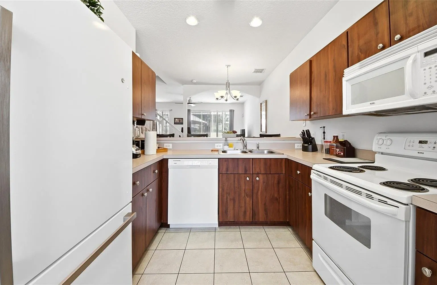 3 bed, 1468 sqft, $2,000 — Photo 4