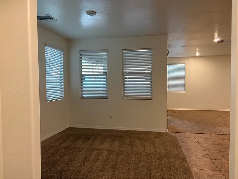 9011 W Jefferson St — Photo 4