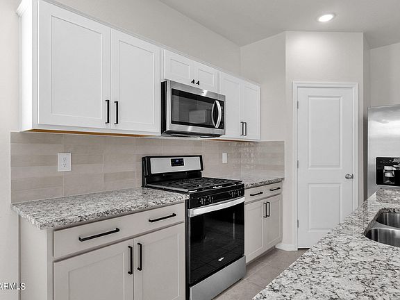 3rd image of 19361 W COOLIDGE Street