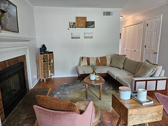4th image of 511 Clearbrook Ct