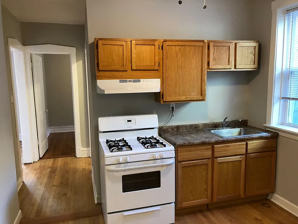 5219 N Christiana Ave #3F