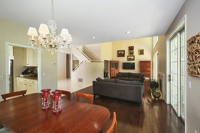 2nd image of 6 Westfield Cir