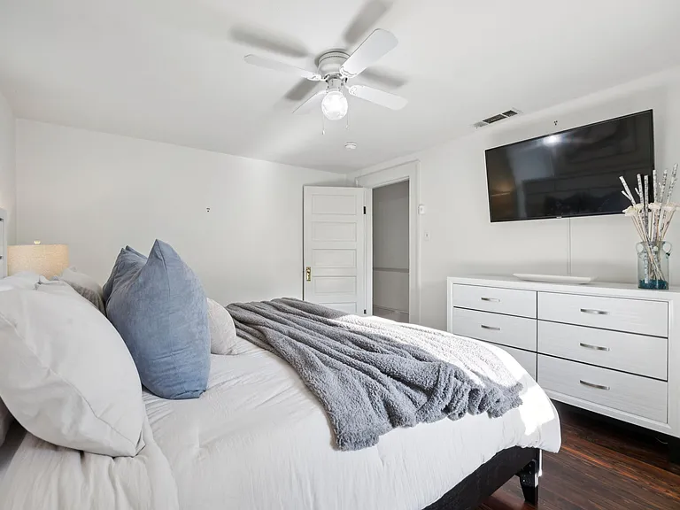 5502 Victor St — Photo 17