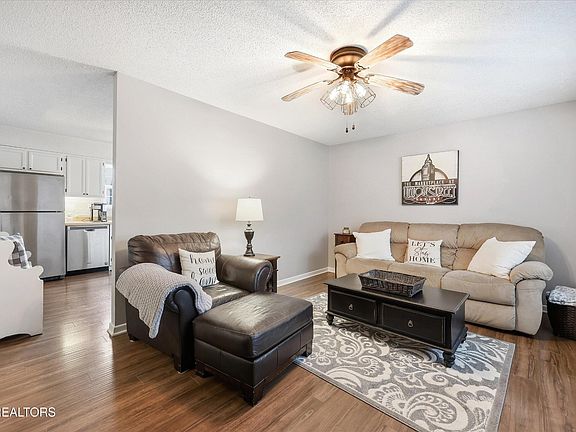 5th image of 3353 Forest Heights Cir
