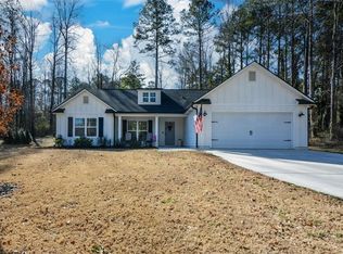 42 Pine Hill St, Newnan, GA 30263