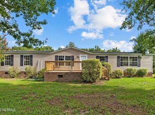 911 Snohan Rd, Ayden, NC 28513