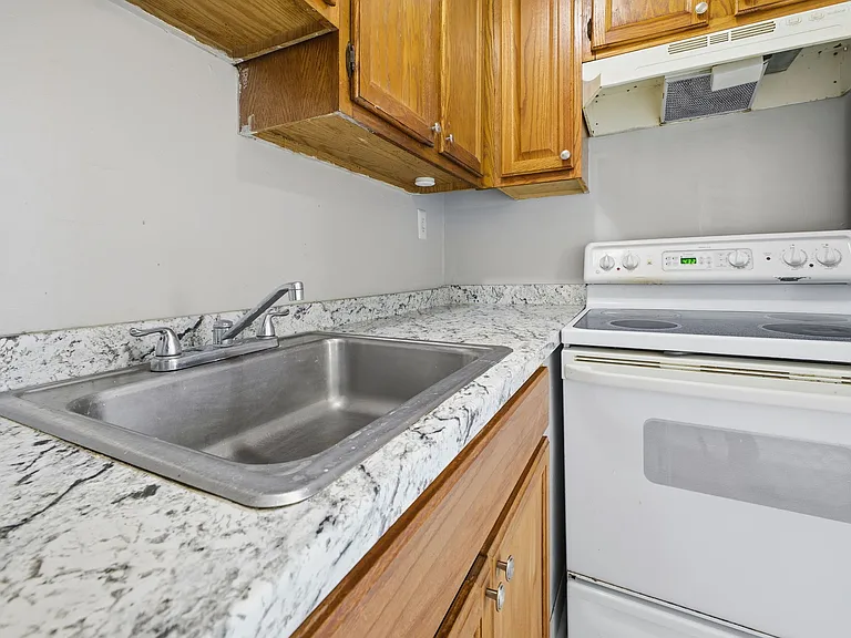 507 Ashlawn Dr #5 — Photo 8