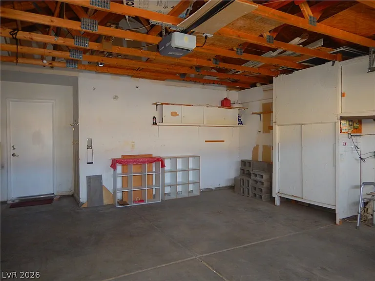 693 Salt Flats Cir — Photo 37