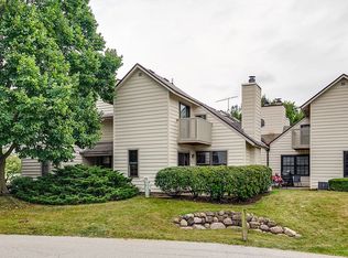 618 Dunham Rd, Gurnee, IL 60031