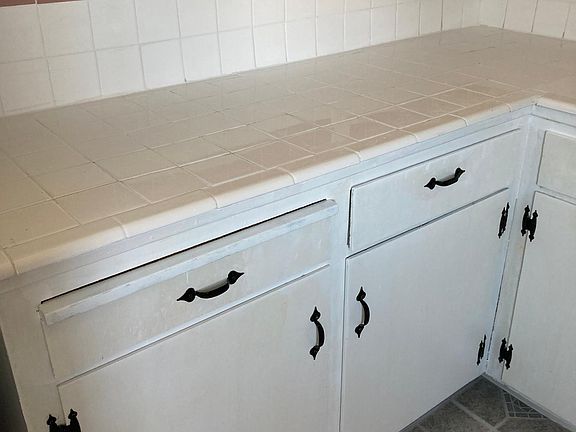 5th image of 5635 Hoffman Ct #3