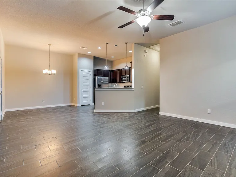 130 Hidden Springs Dr — Photo 3