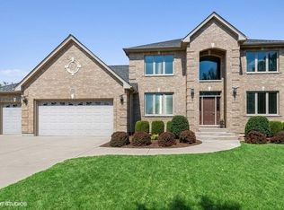 1034 Devonshire Dr N, Sycamore, IL 60178