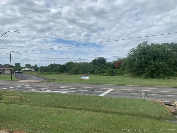 1813 N York St, Muskogee, OK 74403