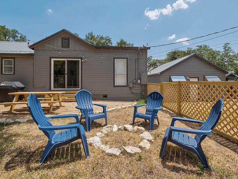 902 Presa Arriba Rd #A — Photo 18