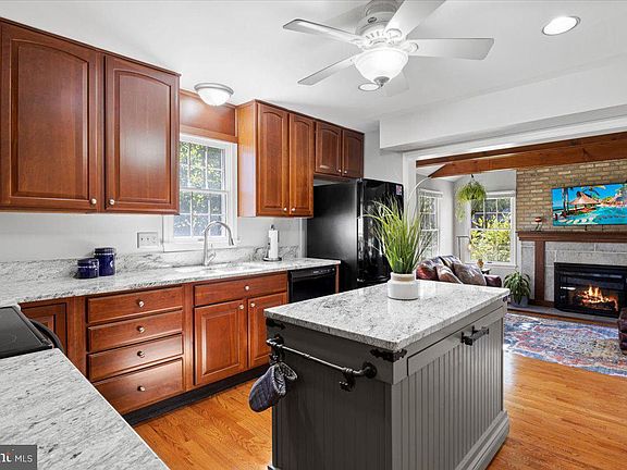 5th image of 7121 Meadow St