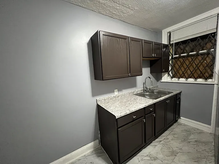 7444 S East End Ave #3 — Photo 2