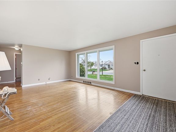 4th image of 29 Overbrook Ave