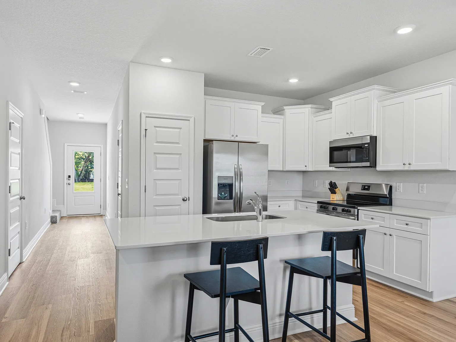 3 bed, 1537 sqft, $850 — Photo 2
