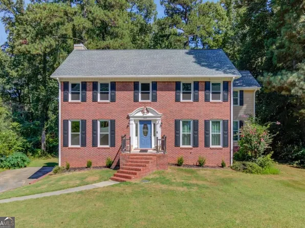 1162 Melton Dr, Lilburn, GA 30047