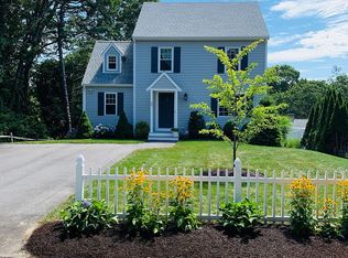 40 Carver Rd, Bourne, MA 02532