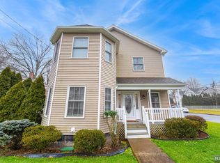 140 6th St, Cresskill, NJ 07626