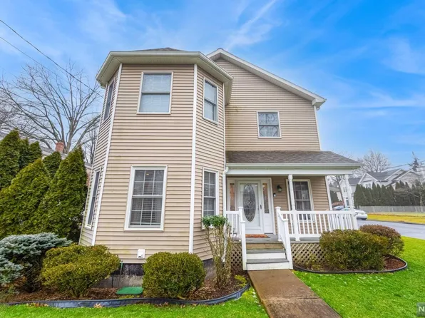 140 6th St, Cresskill, NJ 07626