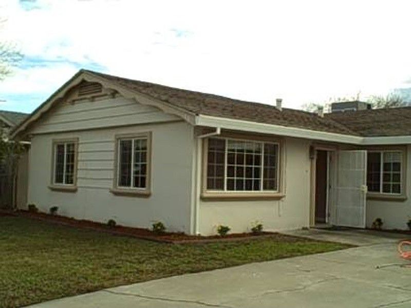 2nd image of 138 Butterworth Ave