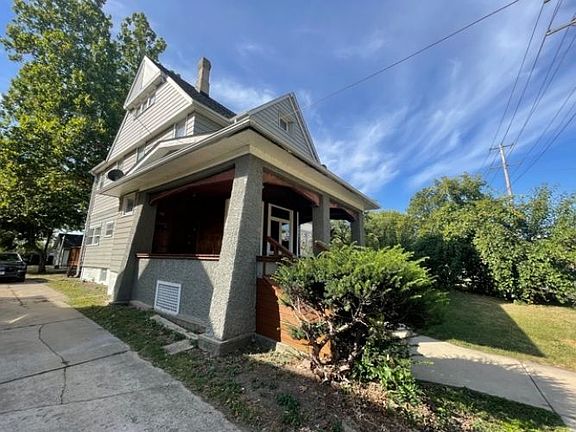 2nd image of 511 College Ave