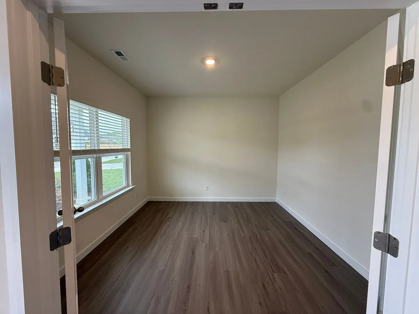 New Construction! 5 bedrooms, 3.0 baths, 2 car garage — Photo 3