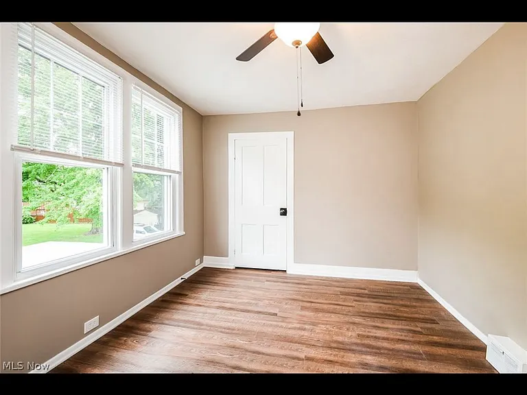 33 Adams St #35 — Photo 8