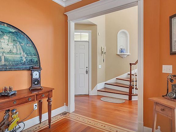 4th image of 325 Highlands Blvd NE
