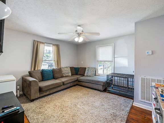 5th image of 219 Pleasant St #354