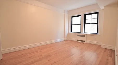 Rented by Manhattan Realty Group