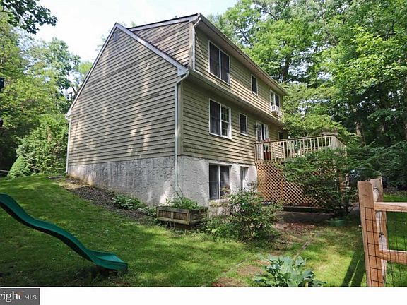 3rd image of 65 Oakland Dr