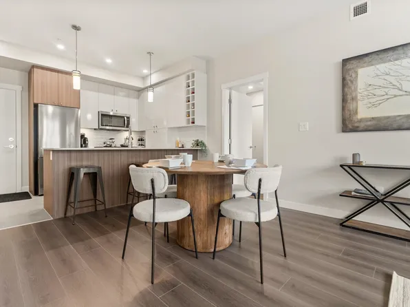 23222 Gilley Rd #207, Richmond, BC V6V 1E4