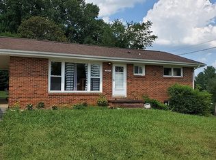 1417 Valley View Dr, Johnson City, TN 37601
