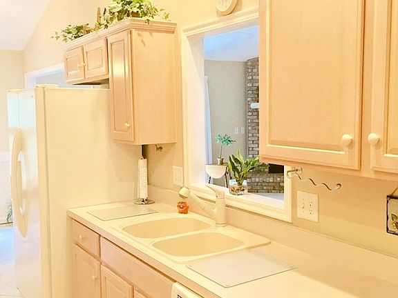 1744  Rockleigh Road Dayton OH 45458