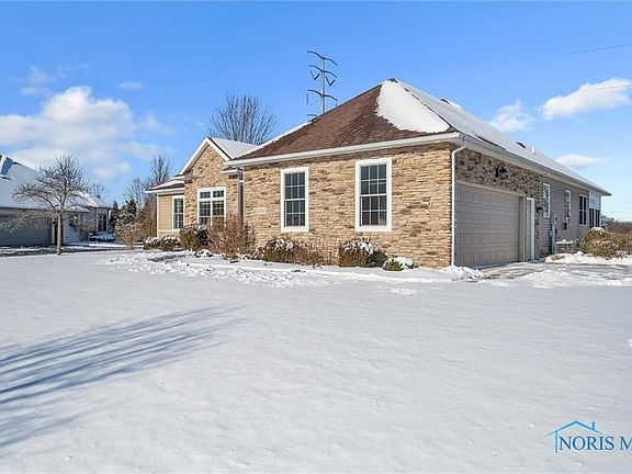 3rd image of 10260 Blue Ridge Dr N