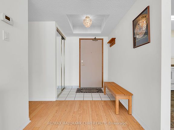 4th image of 21 Kempenfelt Dr #103
