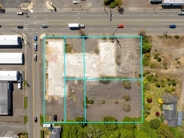 1088 Newmark Ave, Coos Bay, OR 97420