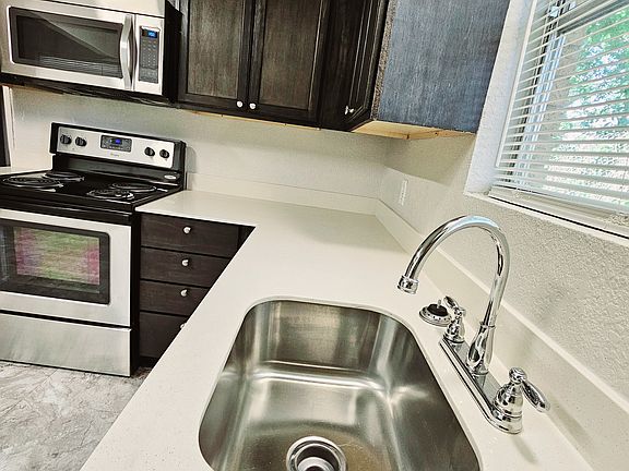 3rd image of 103 W Dunn Ave #10