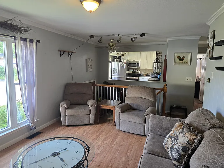 15 Autumn Hill Rd — Photo 5