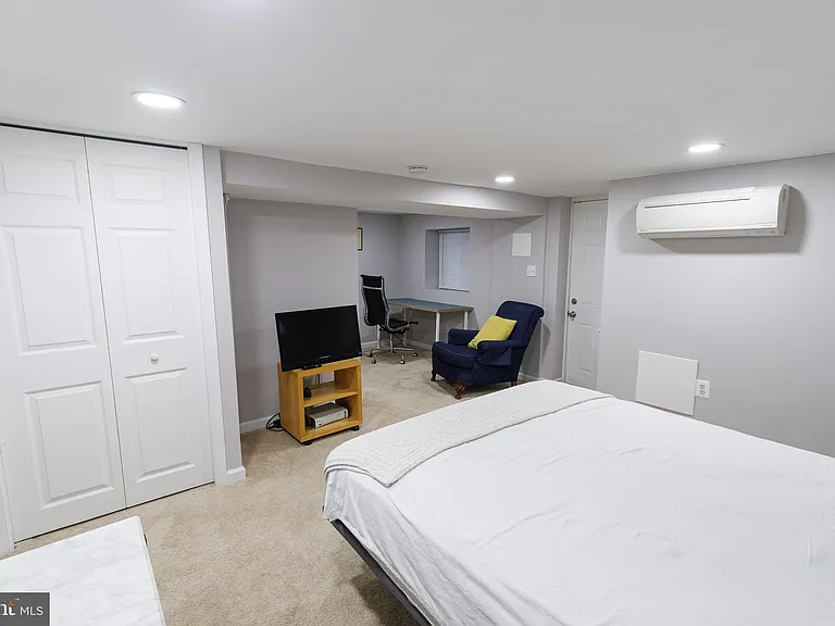 1113 Clifton St NW — Photo 34